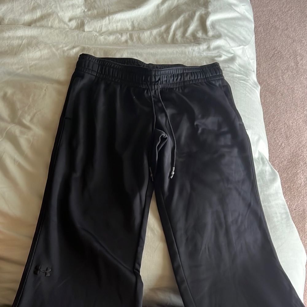 Black under armpit cold gear pants
